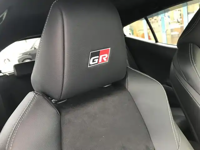 トヨタ アクア GRスポーツ 和歌山県 2023(令5)年 2.9万km ブラックマイカ 純正ディスプイレイオーディオ/　BT/AM/FM/トヨタセーフティセンス/・衝突被害軽減ブレーキ/・車線逸脱抑制機能/・ブラインドスポットモニター/・パーキングサポートブレーキ/・レーダークルーズコントロール/バックカメラ/パノラミックビューモニター/アドバンスドパーク/ハーフレザーシート/前席シートヒーター/ステアリングヒーター/スペアキー×１/純正ETC/保証書/取扱説明書