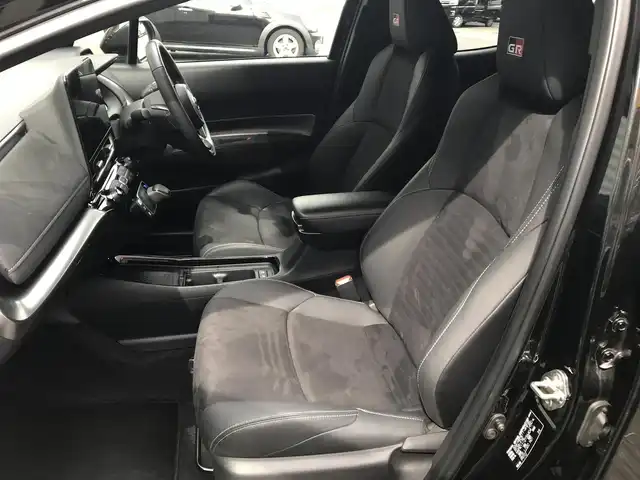 トヨタ アクア GRスポーツ 和歌山県 2023(令5)年 2.9万km ブラックマイカ 純正ディスプイレイオーディオ/　BT/AM/FM/トヨタセーフティセンス/・衝突被害軽減ブレーキ/・車線逸脱抑制機能/・ブラインドスポットモニター/・パーキングサポートブレーキ/・レーダークルーズコントロール/バックカメラ/パノラミックビューモニター/アドバンスドパーク/ハーフレザーシート/前席シートヒーター/ステアリングヒーター/スペアキー×１/純正ETC/保証書/取扱説明書