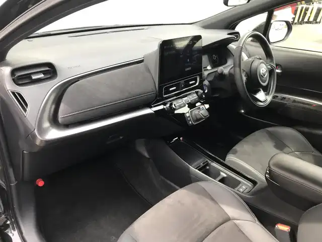 トヨタ アクア GRスポーツ 和歌山県 2023(令5)年 2.9万km ブラックマイカ 純正ディスプイレイオーディオ/　BT/AM/FM/トヨタセーフティセンス/・衝突被害軽減ブレーキ/・車線逸脱抑制機能/・ブラインドスポットモニター/・パーキングサポートブレーキ/・レーダークルーズコントロール/バックカメラ/パノラミックビューモニター/アドバンスドパーク/ハーフレザーシート/前席シートヒーター/ステアリングヒーター/スペアキー×１/純正ETC/保証書/取扱説明書