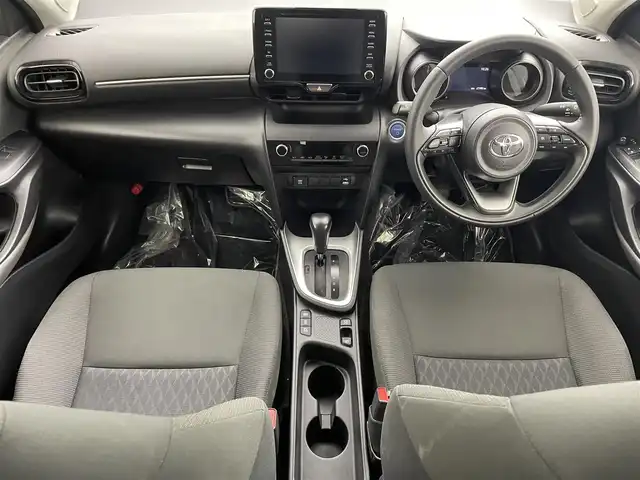 トヨタ ヤリスクロス ハイブリッド G 埼玉県 2022(令4)年 2.8万km ブラックマイカ 純正８インチナビ　Ｂｌｕｅｔｏｏｔｈ　アラウンドビューモニター　前後ドライブレコーダー　レーダークルーズコントロール　レーンキープアシスト　コーナーセンサー　衝突軽減システム　スマートキー ＥＴＣ