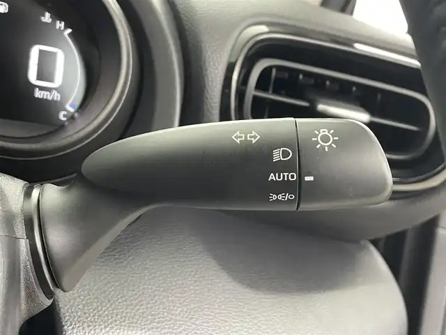 トヨタ ヤリスクロス ハイブリッド G 埼玉県 2022(令4)年 2.8万km ブラックマイカ 純正８インチナビ　Ｂｌｕｅｔｏｏｔｈ　アラウンドビューモニター　前後ドライブレコーダー　レーダークルーズコントロール　レーンキープアシスト　コーナーセンサー　衝突軽減システム　スマートキー ＥＴＣ