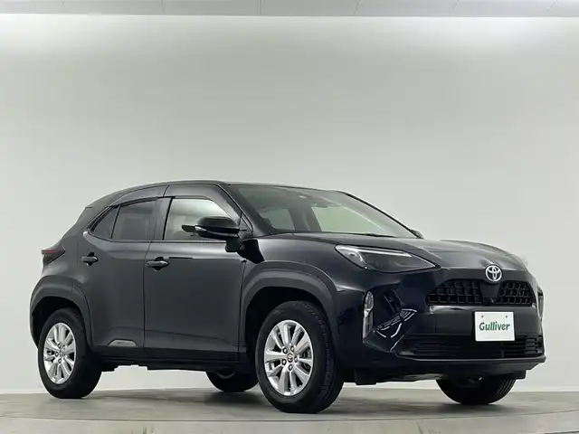 トヨタ ヤリスクロス ハイブリッド G 埼玉県 2022(令4)年 2.8万km ブラックマイカ 純正８インチナビ　Ｂｌｕｅｔｏｏｔｈ　アラウンドビューモニター　前後ドライブレコーダー　レーダークルーズコントロール　レーンキープアシスト　コーナーセンサー　衝突軽減システム　スマートキー ＥＴＣ