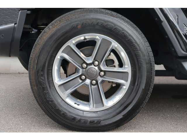 クライスラー・ジープ ジープ ラングラー アンリミテッド サハラ ローンチエディション 大分県 2018(平30)年 8.9万km ブラック 当店買取車両/クルーズコントロール/ブラインドスポットモニター/純正ナビ/地デジ/ＣａｒＰｌａｙ/Bluetooth/ＵＳＢ/フロントカメラ/バックカメラ/サイドカメラ/レザーシート（黒）/シートヒーター/ステアリングヒーター/ＬＥＤヘッドライト/オートライト/純正１８インチＡＷ/ＥＴＣ/ドライブレコーダー前後（ユピテル）