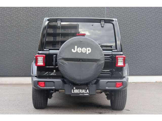 クライスラー・ジープ ジープ ラングラー アンリミテッド サハラ ローンチエディション 大分県 2018(平30)年 8.9万km ブラック 当店買取車両/クルーズコントロール/ブラインドスポットモニター/純正ナビ/地デジ/ＣａｒＰｌａｙ/Bluetooth/ＵＳＢ/フロントカメラ/バックカメラ/サイドカメラ/レザーシート（黒）/シートヒーター/ステアリングヒーター/ＬＥＤヘッドライト/オートライト/純正１８インチＡＷ/ＥＴＣ/ドライブレコーダー前後（ユピテル）