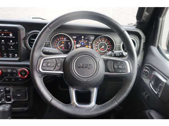 クライスラー・ジープ ジープ ラングラー アンリミテッド サハラ ローンチエディション 大分県 2018(平30)年 8.9万km ブラック 当店買取車両/クルーズコントロール/ブラインドスポットモニター/純正ナビ/地デジ/ＣａｒＰｌａｙ/Bluetooth/ＵＳＢ/フロントカメラ/バックカメラ/サイドカメラ/レザーシート（黒）/シートヒーター/ステアリングヒーター/ＬＥＤヘッドライト/オートライト/純正１８インチＡＷ/ＥＴＣ/ドライブレコーダー前後（ユピテル）