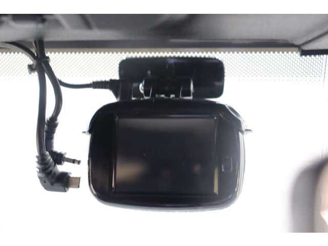 クライスラー・ジープ ジープ ラングラー アンリミテッド サハラ ローンチエディション 大分県 2018(平30)年 8.9万km ブラック 当店買取車両/クルーズコントロール/ブラインドスポットモニター/純正ナビ/地デジ/ＣａｒＰｌａｙ/Bluetooth/ＵＳＢ/フロントカメラ/バックカメラ/サイドカメラ/レザーシート（黒）/シートヒーター/ステアリングヒーター/ＬＥＤヘッドライト/オートライト/純正１８インチＡＷ/ＥＴＣ/ドライブレコーダー前後（ユピテル）