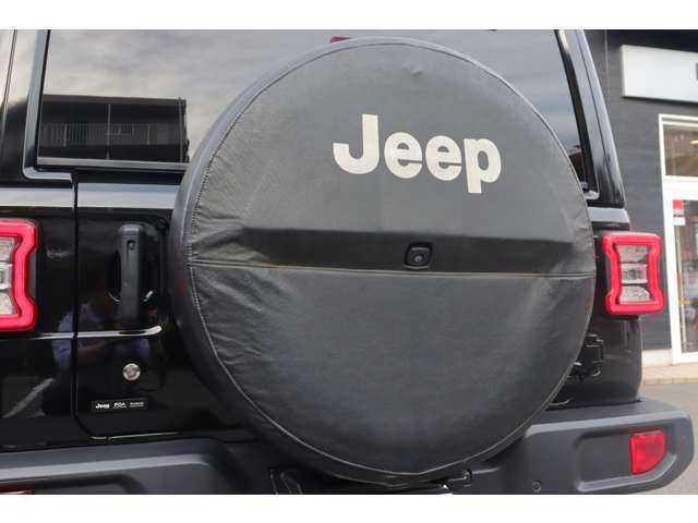 クライスラー・ジープ ジープ ラングラー アンリミテッド サハラ ローンチエディション 大分県 2018(平30)年 8.9万km ブラック 当店買取車両/クルーズコントロール/ブラインドスポットモニター/純正ナビ/地デジ/ＣａｒＰｌａｙ/Bluetooth/ＵＳＢ/フロントカメラ/バックカメラ/サイドカメラ/レザーシート（黒）/シートヒーター/ステアリングヒーター/ＬＥＤヘッドライト/オートライト/純正１８インチＡＷ/ＥＴＣ/ドライブレコーダー前後（ユピテル）