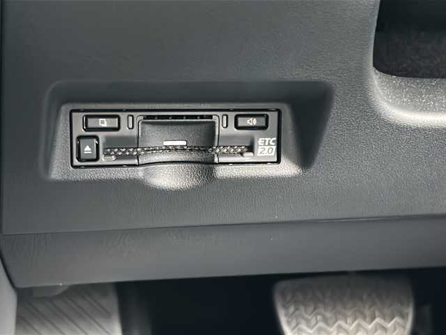 トヨタ アルファードハイブリット Z 埼玉県 2024(令6)年 0.8万km プラチナホワイトパールマイカ ワンオーナー　/ツインルーフ　/純正フリップダウンモニター　/純正ディスプレイオーディオ　/フルセグ/BT/USB/HDMI/AM/FM/デジタルインナーミラー　/ユニバーサルステップ　/全周囲カメラ　/前後ドライブレコーダー　/オートホールド/電動パーキング/ACC/オートライト/オートハイビーム/パワーバックドア/運転席メモリーシート/前・2列目パワーシート/前・2列目シートヒーター/前・2列目エアーシート/ハンドルヒーター/パドルシフト/BSM/LKA/PKSB/クリアランスソナー/LSA/パーキングアシスト/ビルトインETC/置くだけ充電/スマートキー2本　/保証書