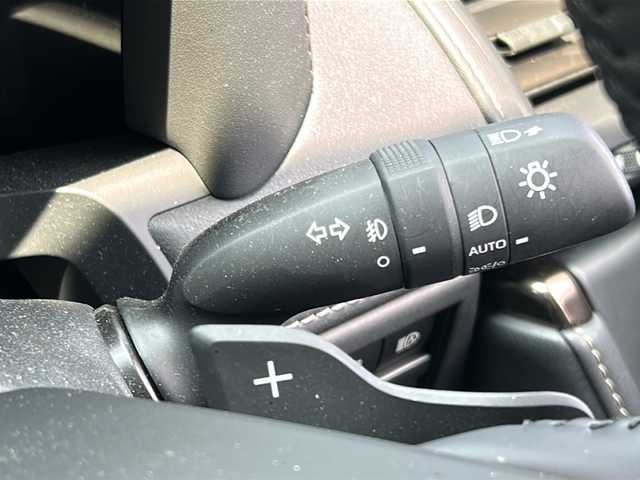 トヨタ アルファードハイブリット Z 埼玉県 2024(令6)年 0.8万km プラチナホワイトパールマイカ ワンオーナー　/ツインルーフ　/純正フリップダウンモニター　/純正ディスプレイオーディオ　/フルセグ/BT/USB/HDMI/AM/FM/デジタルインナーミラー　/ユニバーサルステップ　/全周囲カメラ　/前後ドライブレコーダー　/オートホールド/電動パーキング/ACC/オートライト/オートハイビーム/パワーバックドア/運転席メモリーシート/前・2列目パワーシート/前・2列目シートヒーター/前・2列目エアーシート/ハンドルヒーター/パドルシフト/BSM/LKA/PKSB/クリアランスソナー/LSA/パーキングアシスト/ビルトインETC/置くだけ充電/スマートキー2本　/保証書