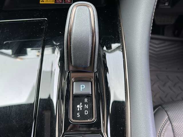 トヨタ アルファードハイブリット Z 埼玉県 2024(令6)年 0.8万km プラチナホワイトパールマイカ ワンオーナー　/ツインルーフ　/純正フリップダウンモニター　/純正ディスプレイオーディオ　/フルセグ/BT/USB/HDMI/AM/FM/デジタルインナーミラー　/ユニバーサルステップ　/全周囲カメラ　/前後ドライブレコーダー　/オートホールド/電動パーキング/ACC/オートライト/オートハイビーム/パワーバックドア/運転席メモリーシート/前・2列目パワーシート/前・2列目シートヒーター/前・2列目エアーシート/ハンドルヒーター/パドルシフト/BSM/LKA/PKSB/クリアランスソナー/LSA/パーキングアシスト/ビルトインETC/置くだけ充電/スマートキー2本　/保証書