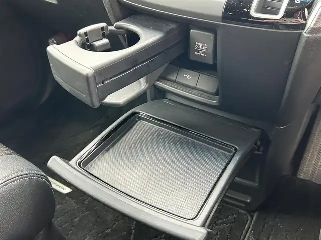 ホンダ ステップワゴン スパーダ クルスピセンシング 愛知県 2019(令1)年 8.2万km オブシダンブルーパール バックカメラ/三列シート/ウォークスルー/純正後席フリップダウンモニタ/両側パワースライド/MTモード付きAT/パドルシフト/エンジンスタートボタン/スマートキー/純正メモリーナビ/Bluetooth/DVD/CD/フルセグTV/ドライブレコーダー前後/前席シートヒーター/純正フロアマット/純正アルミホイール/クルーズコントロール/レーンキープアシスト/横滑り防止装置/衝突被害軽減システム/保証書/取扱説明書