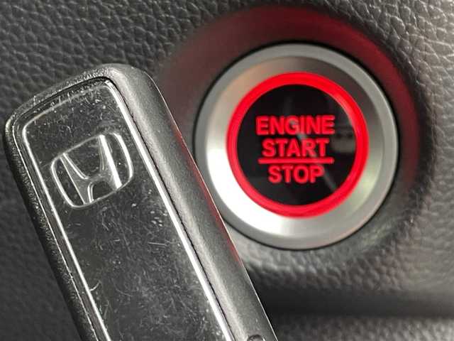 ホンダ Ｎ ＢＯＸ カスタム L 福岡県 2023(令5)年 3.4万km プラチナホワイトパール ワンオーナー/ホンダセンシング/衝突軽減ブレーキ/路外逸脱抑制機能/アダプティブクルーズコントロール/オートハイビーム/クリアランスソナー/純正９インチナビ（ＬＸＵ－２３７ＮＢｉ）/フルセグTV/CD/DVD/BT/SD/applecarplay/androidauto/バックカメラ/両側パワースライドドア/前席シートヒーター/前後ドラレコ/ビルトインETC2.0/電動パーキング/ブレーキホールド/スマートキー/プッシュスタート/シートバックテーブル/ロールサンシェード/純正アルミ