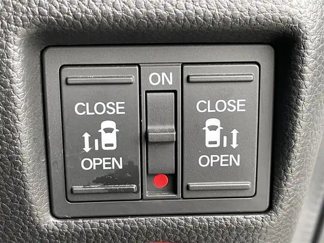 ホンダ Ｎ ＢＯＸ カスタム L 福岡県 2023(令5)年 3.4万km プラチナホワイトパール ワンオーナー/ホンダセンシング/衝突軽減ブレーキ/路外逸脱抑制機能/アダプティブクルーズコントロール/オートハイビーム/クリアランスソナー/純正９インチナビ（ＬＸＵ－２３７ＮＢｉ）/フルセグTV/CD/DVD/BT/SD/applecarplay/androidauto/バックカメラ/両側パワースライドドア/前席シートヒーター/前後ドラレコ/ビルトインETC2.0/電動パーキング/ブレーキホールド/スマートキー/プッシュスタート/シートバックテーブル/ロールサンシェード/純正アルミ