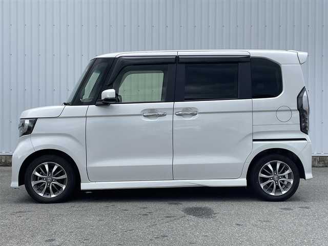 ホンダ Ｎ ＢＯＸ カスタム L 福岡県 2023(令5)年 3.4万km プラチナホワイトパール ワンオーナー/ホンダセンシング/衝突軽減ブレーキ/路外逸脱抑制機能/アダプティブクルーズコントロール/オートハイビーム/クリアランスソナー/純正９インチナビ（ＬＸＵ－２３７ＮＢｉ）/フルセグTV/CD/DVD/BT/SD/applecarplay/androidauto/バックカメラ/両側パワースライドドア/前席シートヒーター/前後ドラレコ/ビルトインETC2.0/電動パーキング/ブレーキホールド/スマートキー/プッシュスタート/シートバックテーブル/ロールサンシェード/純正アルミ