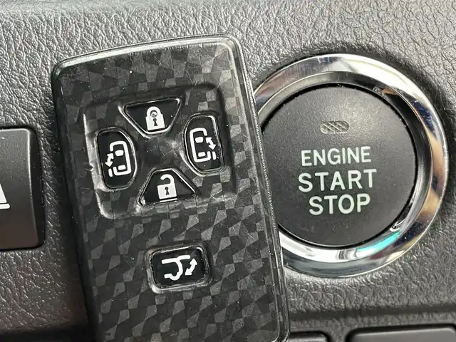 トヨタ アルファード 茨城県 2013(平25)年 2.3万km ホワイトパールクリスタルシャイン 社外ナビ/フルセグ視聴可/Bluetooth接続/DVD再生可/ETC/クルコン/後席モニター/サンルーフ/オットマン/電動リアゲート/純正AW/純正フロアマット