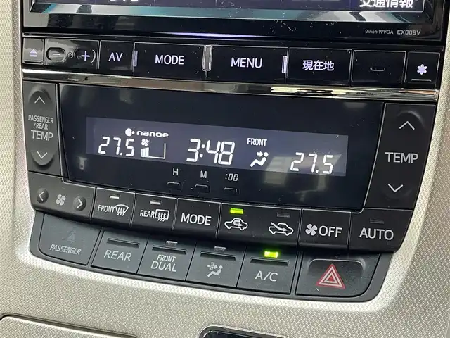 トヨタ アルファード 茨城県 2013(平25)年 2.3万km ホワイトパールクリスタルシャイン 社外ナビ/フルセグ視聴可/Bluetooth接続/DVD再生可/ETC/クルコン/後席モニター/サンルーフ/オットマン/電動リアゲート/純正AW/純正フロアマット