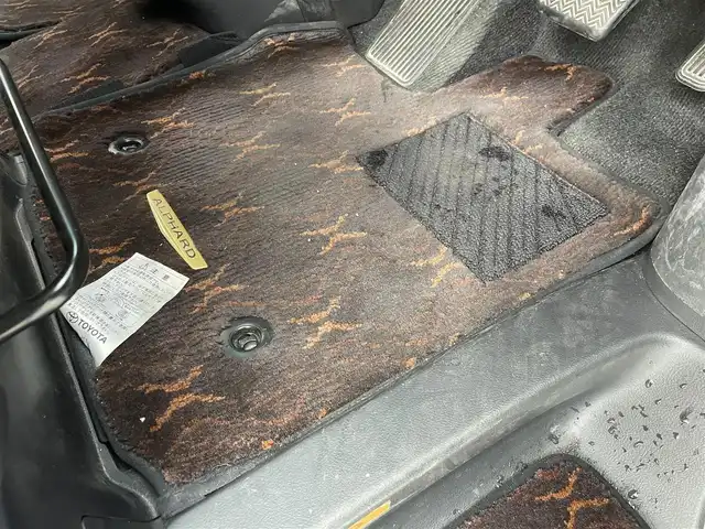 トヨタ アルファード 茨城県 2013(平25)年 2.3万km ホワイトパールクリスタルシャイン 社外ナビ/フルセグ視聴可/Bluetooth接続/DVD再生可/ETC/クルコン/後席モニター/サンルーフ/オットマン/電動リアゲート/純正AW/純正フロアマット