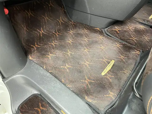 トヨタ アルファード 茨城県 2013(平25)年 2.3万km ホワイトパールクリスタルシャイン 社外ナビ/フルセグ視聴可/Bluetooth接続/DVD再生可/ETC/クルコン/後席モニター/サンルーフ/オットマン/電動リアゲート/純正AW/純正フロアマット