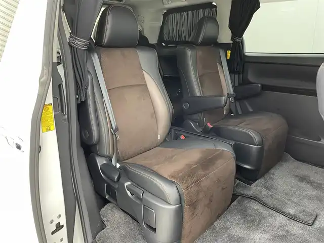 トヨタ アルファード 茨城県 2013(平25)年 2.3万km ホワイトパールクリスタルシャイン 社外ナビ/フルセグ視聴可/Bluetooth接続/DVD再生可/ETC/クルコン/後席モニター/サンルーフ/オットマン/電動リアゲート/純正AW/純正フロアマット