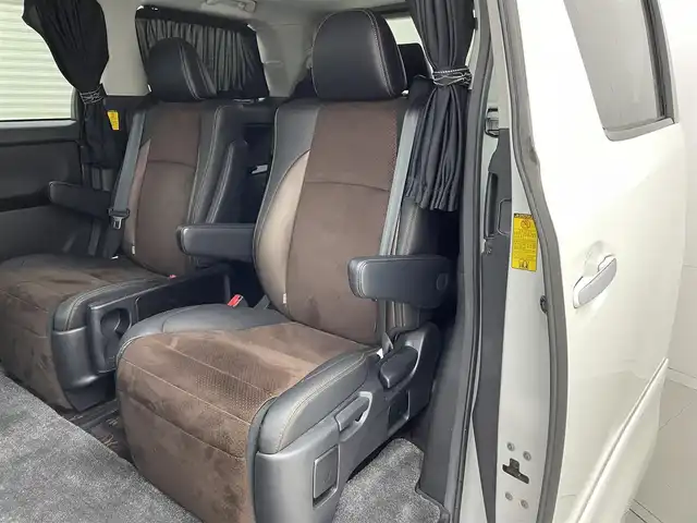 トヨタ アルファード 茨城県 2013(平25)年 2.3万km ホワイトパールクリスタルシャイン 社外ナビ/フルセグ視聴可/Bluetooth接続/DVD再生可/ETC/クルコン/後席モニター/サンルーフ/オットマン/電動リアゲート/純正AW/純正フロアマット