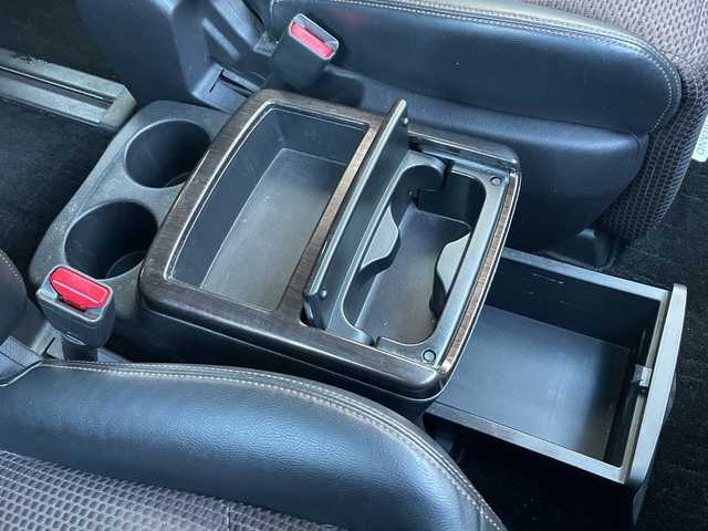 日産 エルグランド 250ハイウェイスター 静岡県 2011(平23)年 8.9万km ブリリアントホワイトパール 社外ナビ　/社外フリップダウンモニター　/両側パワスラ　/半革シート　/革巻きステアリング　/オートライト　/ウィンカーミラー　/木目調パネル/ETC　/純正１８インチＡＷ　/スマートキー　/スペアキー　/保証書　/取説