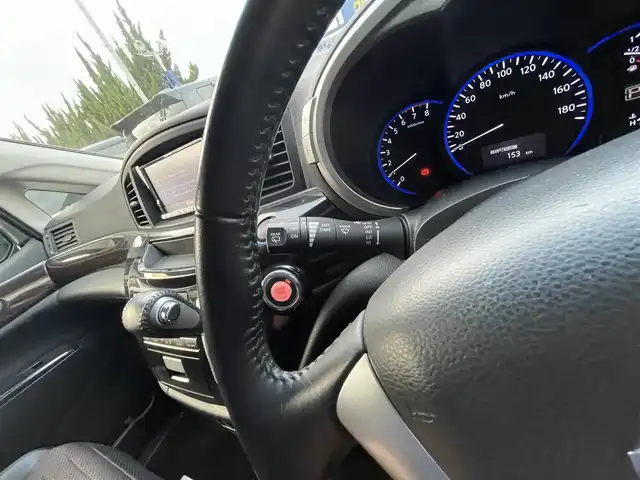 日産 エルグランド 250ハイウェイスター 和歌山県 2011(平23)年 8.9万km ブリリアントホワイトパール (株)IDOMが運営する【じしゃロン和歌山店】の自社ローン対象車両になります。こちらは現金ご利用時の価格です。/自社ローンご希望の方は別途その旨お申付け下さい。/社外ナビ　/社外フリップダウンモニター　/両側パワスラ　/半革シート　/革巻きステアリング　/オートライト　/ウィンカーミラー　/木目調パネル/ETC　/純正１８インチＡＷ　/スマートキー　/スペアキー　/保証書　/取説