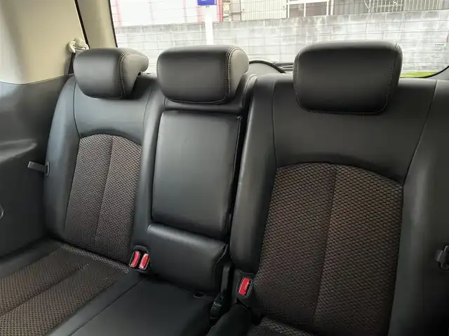 日産 エルグランド 250ハイウェイスター 和歌山県 2011(平23)年 8.9万km ブリリアントホワイトパール (株)IDOMが運営する【じしゃロン和歌山店】の自社ローン対象車両になります。こちらは現金ご利用時の価格です。/自社ローンご希望の方は別途その旨お申付け下さい。/社外ナビ　/社外フリップダウンモニター　/両側パワスラ　/半革シート　/革巻きステアリング　/オートライト　/ウィンカーミラー　/木目調パネル/ETC　/純正１８インチＡＷ　/スマートキー　/スペアキー　/保証書　/取説