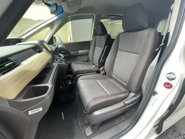 ホンダ フリード ハイブリット G ホンダセンシング 滋賀県 2017(平29)年 8.1万km ホワイトオーキッドパール 純正SDナビ/【Bluetooth/CD/DVD/USB/フルセグ】/バックカメラ/両側パワースライドドア/追従クルーズコントロール/LEDヘッドライト/スマートキー/プッシュスタート/ステアリングリモコン/ビルトインETC