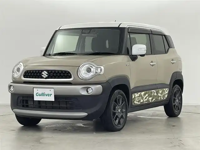 スズキ クロスビー HYBRID MZ 群馬県 2018(平30)年 6.8万km キャラバンアイボリーパールメタリック/ホワイト 2トーンルーフ 全方位モニター用カメラパッケージ/・全方位モニター用カメラ［フロント//バックカメラ］/・USBソケット/・ステアリングハンズフリースイッチ/＝＝＝＝＝＝＝＝/純正ナビ(CN-R273W)/（CD/DVD/SD/BT/フルセグ/ビルトインETC/360°録画ドライブレコーダー/迷彩柄サイドデカール/スズキセーフティサポート/・デュアルセンサーブレーキサポート/・後退時ブレーキサポート/・ハイビームアシスト/・車線逸脱警報機能/・ふらつき警報機能/・先行車発進お知らせ機能/・標識認識機能/・誤発進抑制機能（前後）/シートヒーター（D/N席）/パドルシフト/クルーズコントロール/LEDヘッドライト/スマートキー/プッシュスタート