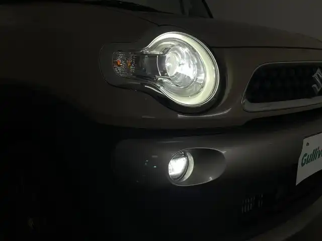 スズキ クロスビー HYBRID MZ 群馬県 2018(平30)年 6.8万km キャラバンアイボリーパールメタリック/ホワイト 2トーンルーフ 全方位モニター用カメラパッケージ/・全方位モニター用カメラ［フロント//バックカメラ］/・USBソケット/・ステアリングハンズフリースイッチ/＝＝＝＝＝＝＝＝/純正ナビ(CN-R273W)/（CD/DVD/SD/BT/フルセグ/ビルトインETC/360°録画ドライブレコーダー/迷彩柄サイドデカール/スズキセーフティサポート/・デュアルセンサーブレーキサポート/・後退時ブレーキサポート/・ハイビームアシスト/・車線逸脱警報機能/・ふらつき警報機能/・先行車発進お知らせ機能/・標識認識機能/・誤発進抑制機能（前後）/シートヒーター（D/N席）/パドルシフト/クルーズコントロール/LEDヘッドライト/スマートキー/プッシュスタート