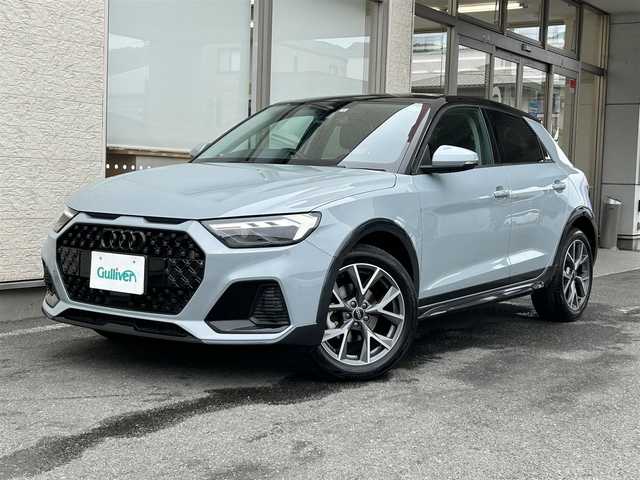 アウディ アウディ Ａ１ SB シティカーバーブラックスタイルED 大阪府 2022(令4)年 1.5万km ミトスブラックメタリック 純正８インチナビ/（Bluetooth）/レーダークルーズコントロール/バックモニター/衝突軽減システム/コーナーセンサー/レーンキープアシスト/シートヒーター/オートライト/ドライブレコーダー/ＥＴＣ/17インチ純正AW/スペアキー/保証書/取扱説明書