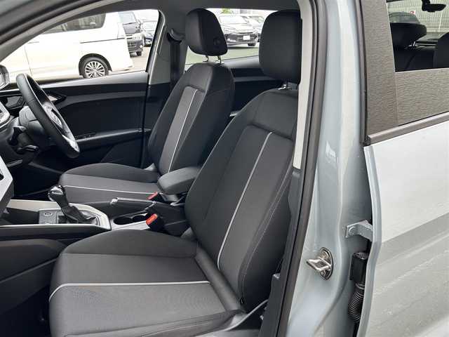 アウディ アウディ Ａ１ SB シティカーバーブラックスタイルED 大阪府 2022(令4)年 1.5万km ミトスブラックメタリック 純正８インチナビ/（Bluetooth）/レーダークルーズコントロール/バックモニター/衝突軽減システム/コーナーセンサー/レーンキープアシスト/シートヒーター/オートライト/ドライブレコーダー/ＥＴＣ/17インチ純正AW/スペアキー/保証書/取扱説明書