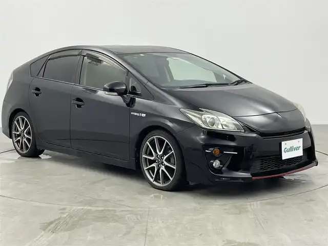 トヨタ プリウス S ツーリングセレ G’s 愛知県 2012(平24)年 5.5万km ブラック 社外9インチＳＤナビ/（BT/SD/フルセグTV/CD/DVD)　/バックカメラ　/ＥＴＣ　/純正ＨＩＤヘッドライト　/純正１８インチＡＷ　/純正フロアマット　/カーテンエアバッグ　/エコモード/ＰＷＲモード　/ドアバイザー　/トノカバー