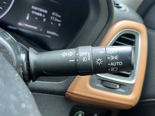 ホンダ ヴェゼル ハイブリッド Z ホンダセンシング 沖縄県 2019(令1)年 5万km クリスタルブラックパール 純正ナビ　/（ＡＭ／ＦＭ／ＣＤ／ＤＶＤ／ＢＴ）　/フルセグＴＶ　/バックモニター　/クルーズコントロール　/衝突軽減　/シートヒーター　/ハーフレザー　/ドラレコ　/ＥＴＣ　/純正フロアマット　/純正１７ＡＷ/LEDヘッドライト/スマートキー/オートライト