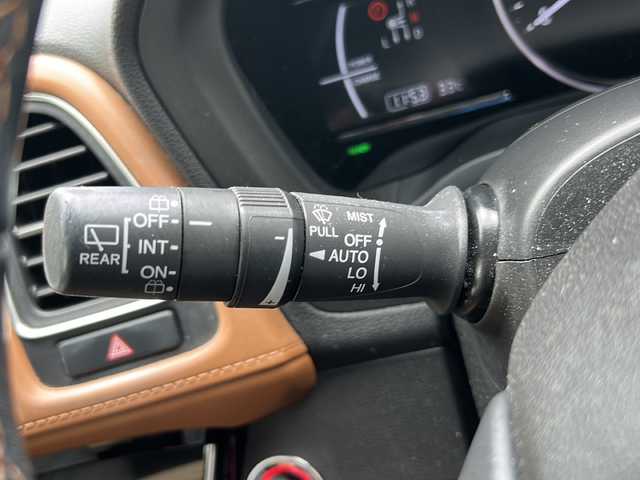 ホンダ ヴェゼル ハイブリッド Z ホンダセンシング 沖縄県 2019(令1)年 5万km クリスタルブラックパール 純正ナビ　/（ＡＭ／ＦＭ／ＣＤ／ＤＶＤ／ＢＴ）　/フルセグＴＶ　/バックモニター　/クルーズコントロール　/衝突軽減　/シートヒーター　/ハーフレザー　/ドラレコ　/ＥＴＣ　/純正フロアマット　/純正１７ＡＷ/LEDヘッドライト/スマートキー/オートライト