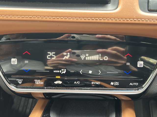 ホンダ ヴェゼル ハイブリッド Z ホンダセンシング 沖縄県 2019(令1)年 5万km クリスタルブラックパール 純正ナビ　/（ＡＭ／ＦＭ／ＣＤ／ＤＶＤ／ＢＴ）　/フルセグＴＶ　/バックモニター　/クルーズコントロール　/衝突軽減　/シートヒーター　/ハーフレザー　/ドラレコ　/ＥＴＣ　/純正フロアマット　/純正１７ＡＷ/LEDヘッドライト/スマートキー/オートライト