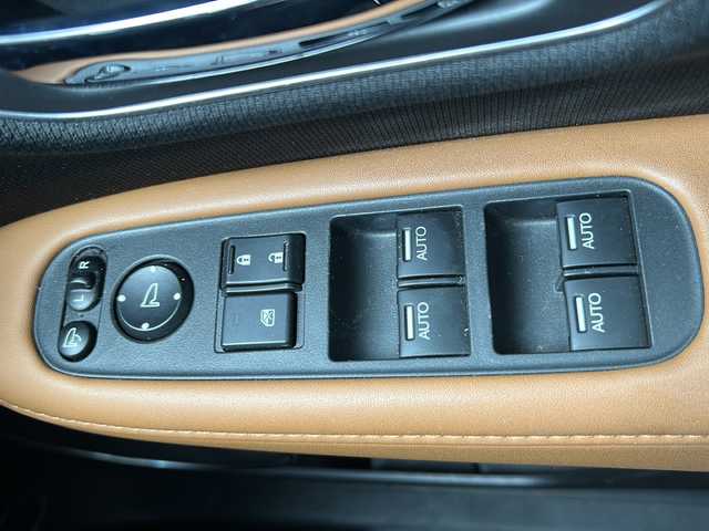 ホンダ ヴェゼル ハイブリッド Z ホンダセンシング 沖縄県 2019(令1)年 5万km クリスタルブラックパール 純正ナビ　/（ＡＭ／ＦＭ／ＣＤ／ＤＶＤ／ＢＴ）　/フルセグＴＶ　/バックモニター　/クルーズコントロール　/衝突軽減　/シートヒーター　/ハーフレザー　/ドラレコ　/ＥＴＣ　/純正フロアマット　/純正１７ＡＷ/LEDヘッドライト/スマートキー/オートライト