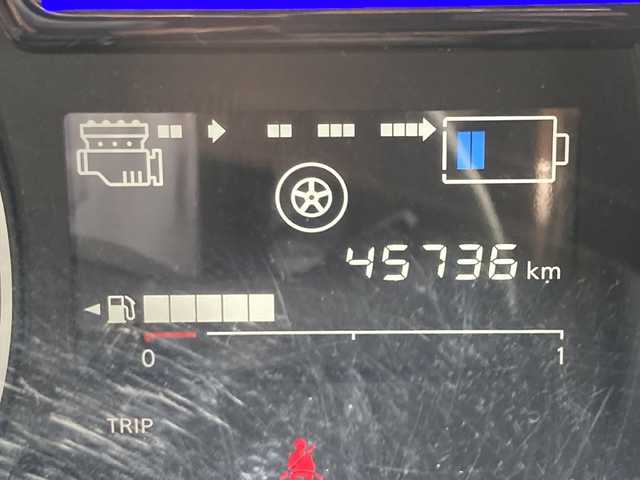 日産 ノート e－パワー メダリスト Bアロー 岐阜県 2018(平30)年 4.6万km 赤 登録時走行距離45736キロ/純正7インチSDナビ（MM318D-W）/ワンセグテレビ/全方位カメラ/バックカメラ/Blue tooth・CD・DVD・AUX・iPod・SDミュージックサーバー/ETC/衝突被害軽減システム/デジタルインナーミラー/EBD（電子制御制動力配分システム）/インテリジェント エマージェンシーブレーキ/LDW（車線逸脱警報）/踏み間違い衝突防止アシスト/車両接近通報装置/コーナーセンサー前後/ドライブレコーダー前方/LEDヘッドライト/オートライト/フォグランプ/ウィンカーミラー/レーンキープアシスト/レーダークルーズコントロール/横滑り防止装置/SRSエアバッグシステム運転席・助手席/純正15アルミホイール/ハーフレザーシート/フルフラットシート/純正フロアマット/プッシュスタート/スマートキー/スペアキー1本/保証書/取扱説明書/記録簿/ドアバイザー/ルーフブラック