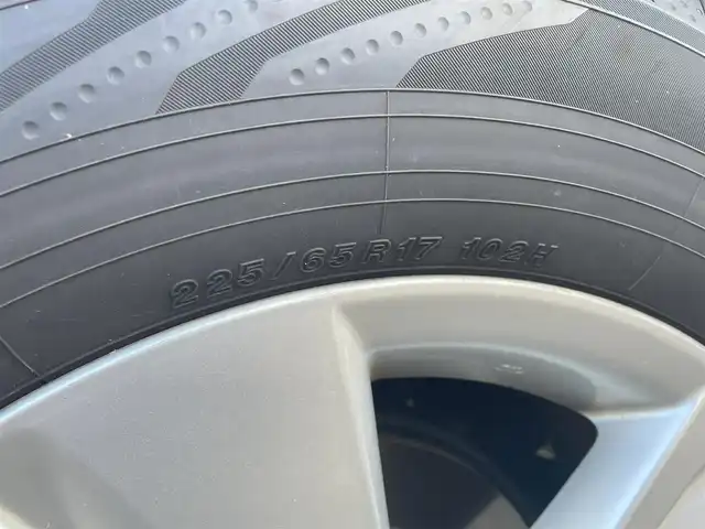 トヨタ ハリアー エレガンス 群馬県 2015(平27)年 8.7万km スパークリングブラックパールクリスタルシャイン 純正ナビ/(CD/DVD/BT/SD)/フルセグテレビ/バックカメラ/革巻付ステアリング/アイドリングストップ/横滑り防止機能/D席パワーシート/LEDオートライト/オートエアコン/純正フロアマット/純正17インチホイール/プッシュスタート/スマートキー/スペアキー1本