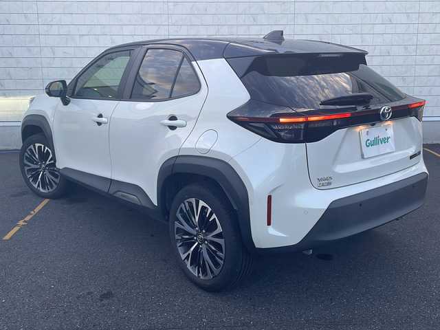 トヨタ ヤリスクロス ハイブリッド Z 茨城県 2021(令3)年 2.8万km ブラックマイカ/ホワイトパールクリスタルシャイン 2トーン ワンオーナー/純正メーカーナビ/　　【フルセグ、BT】/バックカメラ/パノラミックビューモニター/トヨタセーフティセンス/プリクラッシュセーフティ/衝突被害軽減ブレーキ/横風対応制御付/レーントレーシングアシスト/ブラインドスポットモニター/レーダークルーズコントロール/ハーフレザーシート/純正18インチアルミホイール/LEDオートライト/純正フロアマット/前席シートヒーター/スマートキー/プッシュスタート/ビルトインETC/前後ドライブレコーダー/運転席パワーシート