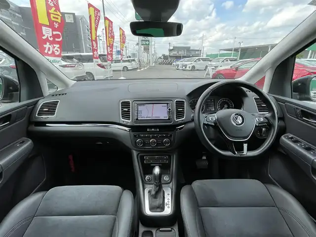 フォルクスワーゲン シャラン TSI ハイライン 千葉県 2017(平29)年 2.9万km ディープブラックパールエフェクト ワンオーナー/プリクラッシュブレーキシステム/レーンキープアシスト/純正SDナビ/・CD/DVD/MSV/Bluetooth/フルセグ/バックカメラ/両後パワースライドドア/パワーバックドア/スマートキー/リヤトラフィックアラート/ブラインドスポットモニター/アダプティブクルーズコントロール/ハーフレザーシート/前席シートヒーター/前後コーナーセンサー/パドルシフト/純正LEDヘッドライト/フォグランプ/オートブレーキホールド/純正17インチアルミホイール/ETC2.0/本革巻きステアリング/ルーフレール/サイド＆カーテンエアバッグ/新車時保証書＆取扱説明書