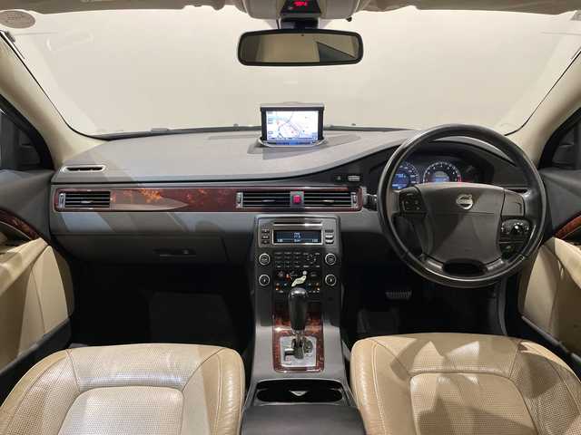 ボルボ Ｖ７０ 2．5T LE 新潟県 2008(平20)年 11.6万km ブラックサファイアメタリック 前席シートヒーター/前席ベンチレーション/横滑り防止/ブレーキアシスト/ダイナミック・スタビリティ＆トラクション・コントロール/クルーズコントロール/アイドリングストップ