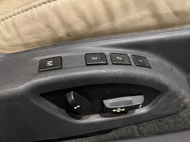 ボルボ Ｖ７０ 2．5T LE 新潟県 2008(平20)年 11.6万km ブラックサファイアメタリック 前席シートヒーター/前席ベンチレーション/横滑り防止/ブレーキアシスト/ダイナミック・スタビリティ＆トラクション・コントロール/クルーズコントロール/アイドリングストップ