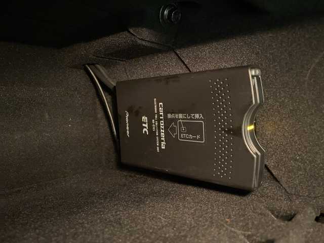 ボルボ Ｖ７０ 2．5T LE 新潟県 2008(平20)年 11.6万km ブラックサファイアメタリック 前席シートヒーター/前席ベンチレーション/横滑り防止/ブレーキアシスト/ダイナミック・スタビリティ＆トラクション・コントロール/クルーズコントロール/アイドリングストップ