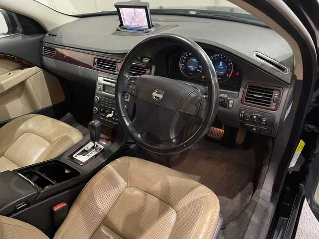 ボルボ Ｖ７０ 2．5T LE 新潟県 2008(平20)年 11.6万km ブラックサファイアメタリック 前席シートヒーター/前席ベンチレーション/横滑り防止/ブレーキアシスト/ダイナミック・スタビリティ＆トラクション・コントロール/クルーズコントロール/アイドリングストップ