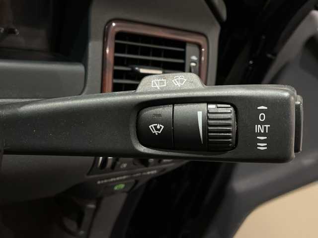 ボルボ Ｖ７０ 2．5T LE 新潟県 2008(平20)年 11.6万km ブラックサファイアメタリック 前席シートヒーター/前席ベンチレーション/横滑り防止/ブレーキアシスト/ダイナミック・スタビリティ＆トラクション・コントロール/クルーズコントロール/アイドリングストップ