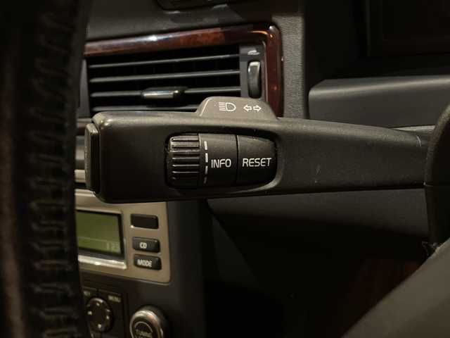 ボルボ Ｖ７０ 2．5T LE 新潟県 2008(平20)年 11.6万km ブラックサファイアメタリック 前席シートヒーター/前席ベンチレーション/横滑り防止/ブレーキアシスト/ダイナミック・スタビリティ＆トラクション・コントロール/クルーズコントロール/アイドリングストップ