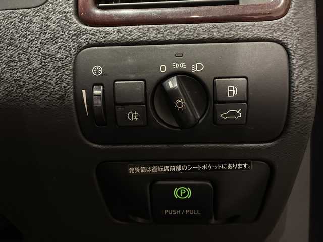 ボルボ Ｖ７０ 2．5T LE 新潟県 2008(平20)年 11.6万km ブラックサファイアメタリック 前席シートヒーター/前席ベンチレーション/横滑り防止/ブレーキアシスト/ダイナミック・スタビリティ＆トラクション・コントロール/クルーズコントロール/アイドリングストップ