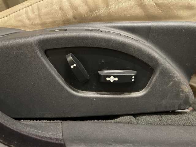 ボルボ Ｖ７０ 2．5T LE 新潟県 2008(平20)年 11.6万km ブラックサファイアメタリック 前席シートヒーター/前席ベンチレーション/横滑り防止/ブレーキアシスト/ダイナミック・スタビリティ＆トラクション・コントロール/クルーズコントロール/アイドリングストップ