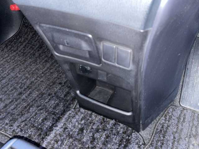 トヨタ ノア ハイブリッド Si 岩手県 2016(平28)年 9.7万km ホワイトパールクリスタルシャイン フリップダウンモニター　純正１０型ナビ　両側パワスラ　バックＣ　Ｂｌｕｅｔｏｏｔｈ　ＤＶＤ再生　フルセグ　ビルトインＥＴＣ　純正１６インチＡＷ　ＬＥＤオートハイビーム　フロントフォグ　スマートキー